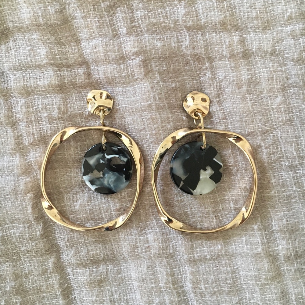 Marbled twist hoops